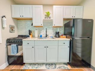 NEW - Mins to Manchester - Concord - Riverfront - Hooksett - 1