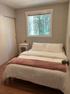 Golfers getaway home in the trees - Roberts Creek - 1