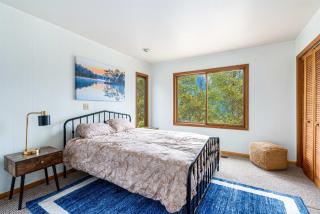 Wooded Nest, Cozy 3BR Chalet Near Spas, Downtown Berkeley Springs & Hiking - Berkeley Springs - 2