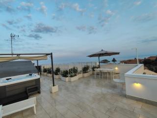 Drea Acitrezza Luxury Home - 9