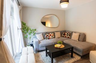 Modern 4BR House - Sleeps 10 - Central Birmingham - FREE Parking - 1