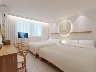 Serene Seoul - 6