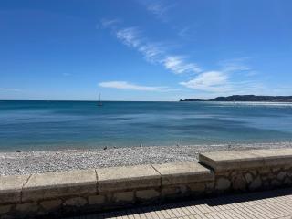 Duplex with spacious terraces and stunning sea views, right next to the beach - 9