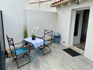 Maisonnette cosy au calme terrasse local vélo - 8