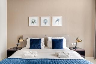 Stylish 1BR with Burj & Canal View - 3
