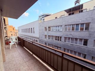 Toon Apartments Modern 2BR with Balcony near Republic Square - Jerewan - 7
