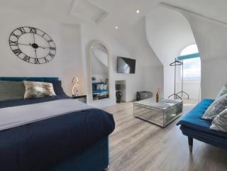Modern Cozy 2-Bedroom family friendly & Fast Wi-Fi - 3