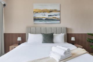 Luxury Jlt Studio Renovated Lake View Metro - 7