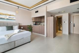 Luxury Jlt Studio Renovated Lake View Metro - 2