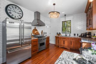 NEW! Updated South Hill Craftsman Sleeps 12! - 3