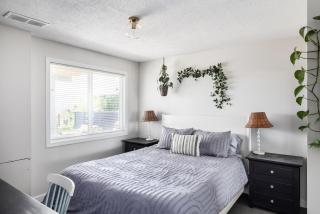 Magical Lake View - Peachland - 1