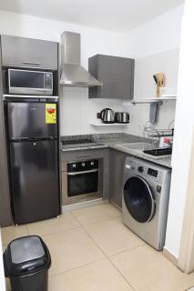 Modern 1 Bedroom Apartment at The Gallery, East Legon, Pool & Gym - Accra - 3