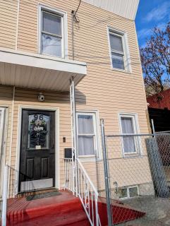Newly renovated luxury 3BR Condo! 30 mins to NYC - Bergen - 1