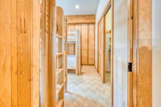 Cozy Private Ranch Cabin Whistle Lake Sleeps 6 - 6