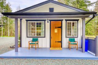 Off-Grid Bungalow Cabin Private Ranch Sleeps 8 - 4
