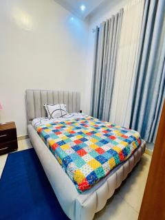 Super quiet Heaven Hideout Loft - 2