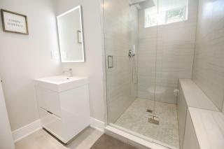 Lovely 1-Bedroom New Apartment Downtown - Toronto - 4