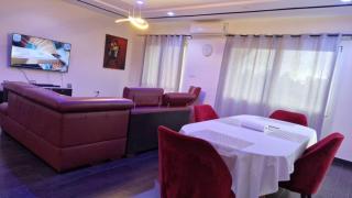 Appartement red, classique et harmonieuse - 3