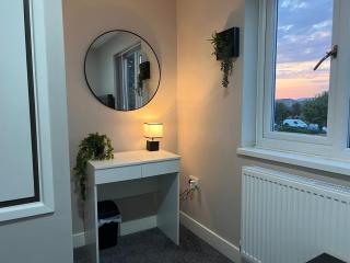 Stylish 2BR Stay- Preston City - Preston - 1