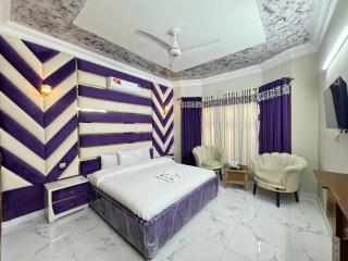 Rising Frank in Guest house - Islamabad - 7