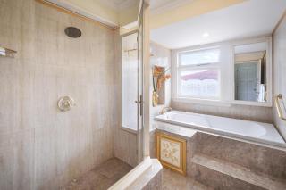 Terra Nova, BW Premier Collection - 2