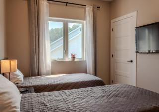 Modern Apartment - Home Theater and Premium Kitchen - Terrebonne - 1
