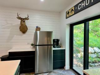 Modern 2BR Retreat in Harbor - 7