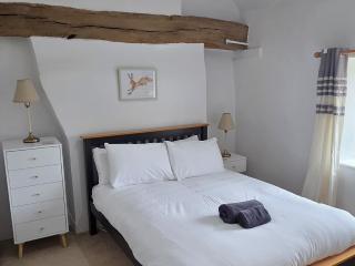Charming Village Cottage with Parking - - 6