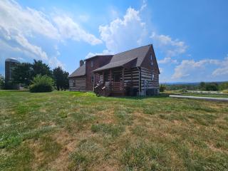 King Bed Farmhouse Valley Views - 4