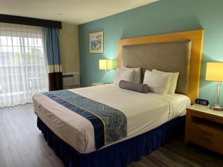 Howard Johnson by Wyndham Santa Cruz - 8