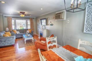 Gorgeous beach house with large pool & private beach, just 3 blocks away!! - Point Pleasant Beach - 3