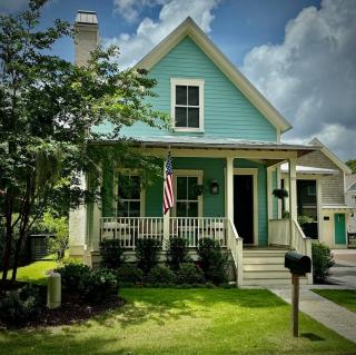 Wharf Street Coastal Escape - 3BR Old Town Luxury - 0