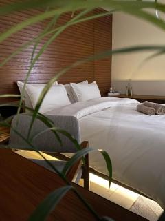 Skyluxe Designer Suites with rooftop Pool, Gym, Sauna & Self Check In - Islamabad - 8