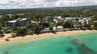 La Fenice 3 Bedroom Beachfront Apartment - 9