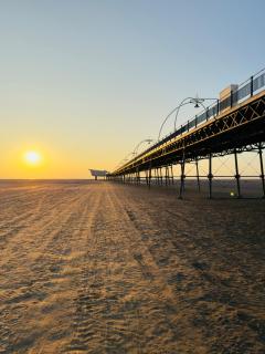 Lethbridge Villa 49 3-bedroom Apartment with private HOT TUB,Fibre WiFi, free parking, sleeps 6 - 5