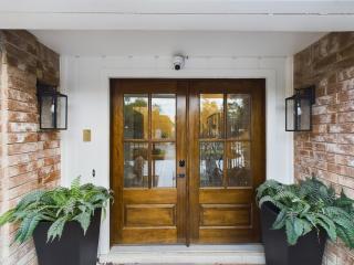 Buckle n Boots BNB - 20 minutes to downtown and pool - Houston - 4