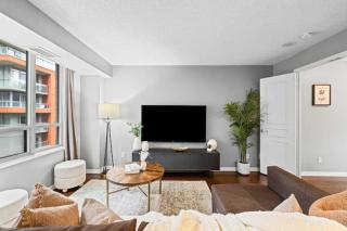 Modern Oasis Stylish 2BR Condo Near Attractions - 2