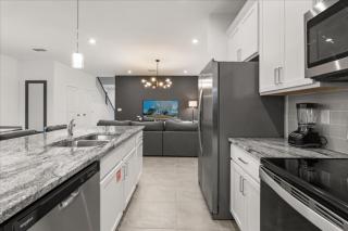 4 Bedrooms 45 Bathrooms Solara 2319Ds - 2