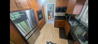 Spacious West Kelowna Home that is great for family, friends, or business trip! - West Kelowna - 9