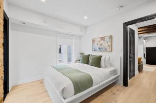 Cozy 1-Bedroom Condo w Private Patio in Elm Grove - Toronto - 9