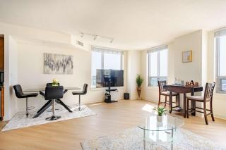 DT 2BR 2BA Luxe Suite Walkable Gym Pool Parking - Silver Spring - 8
