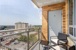 DT 2BR 2BA Luxe Suite Walkable Gym Pool Parking - Silver Spring - 6