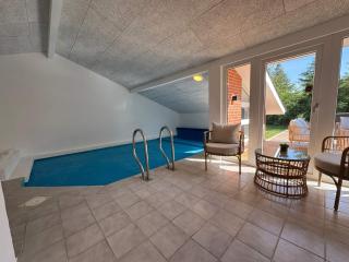 Renovated Retreat with Pool - By Traum Ferienwohnungen - 4