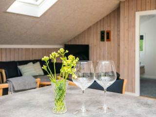 Family Cottage with Terrace and Lawn - 3