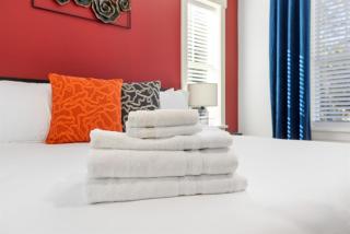Disc Golf Getaway - Hot Tub, Soaking Tub, Games - Near Uptown - 2