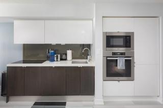 Toronto Getaway 2BR Condo w City Views - 8