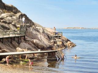 3 person holiday home in LYSEKIL - 5