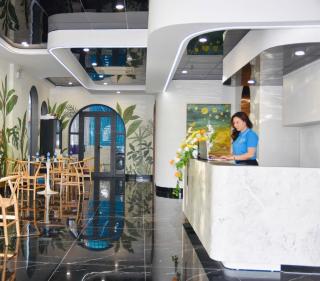 Azure Bay Hotel - 2