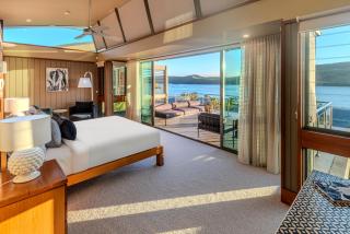 Yacht Club 33 Serenity House Ocean Views 2 Buggies - Hamilton Island - 4