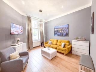 Josefov Riverside Apartment - 7